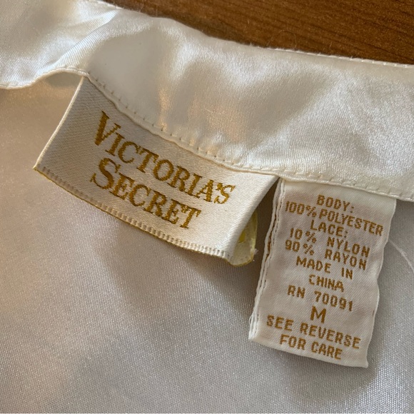 Vintage Victoria's Secret Gold Label Ivory Lace Detail Medium Lingerie Slip - Picture 11 of 12